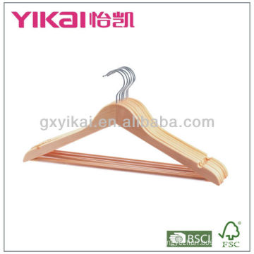 Set of 5pcs flat wooden shirt hanger with round bar and rubber teeth on shoulders